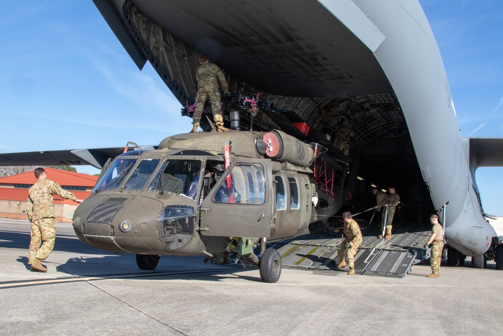 3rd Combat Aviation Brigade Soldiers Conduct Joint Air Load Training