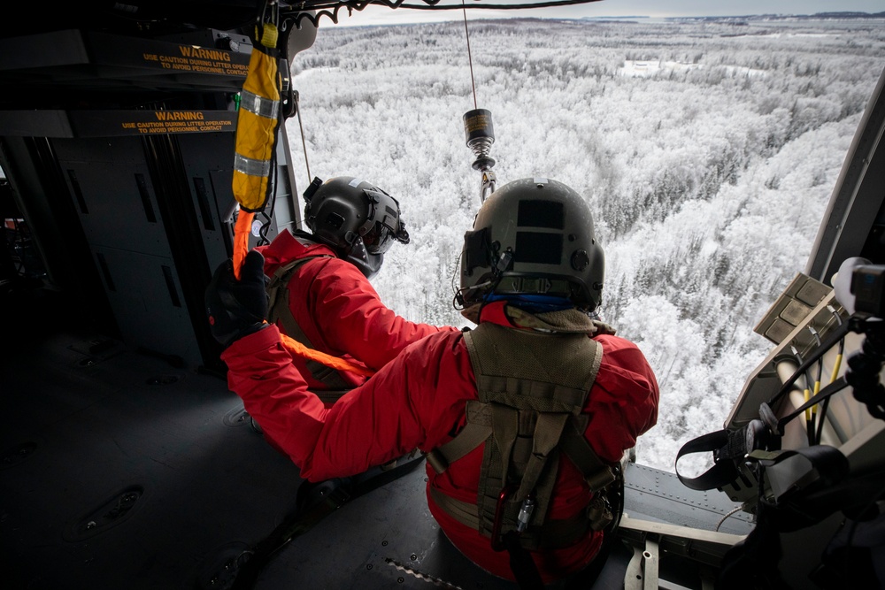 Alaska Army Guard aviators train with Special Tactics Airmen