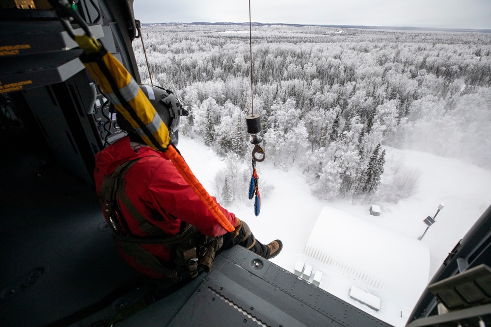 Alaska Army Guard aviators train with Special Tactics Airmen