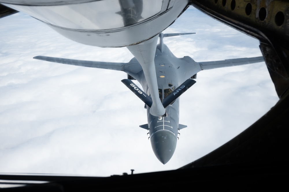 909th ARS refuel B-1B Lancers over Pacific