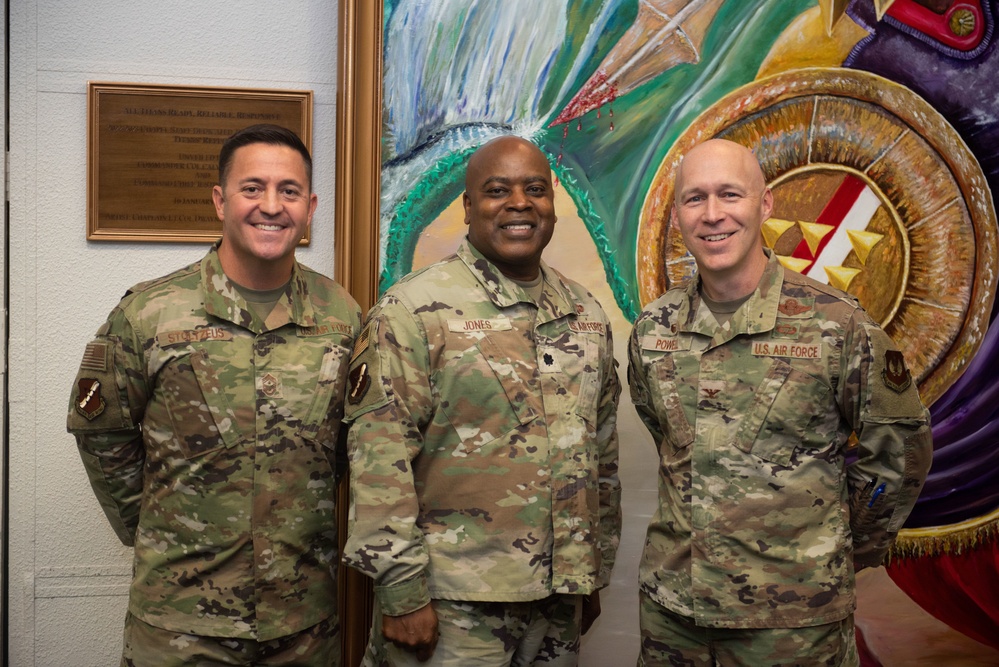 39 ABW command team unveils Titan painting