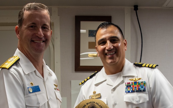 Logistics Group Western Pacific/Task Force 73 visits Makin Island