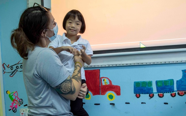 Makin Island Sailors and Marines visit local Singapore School