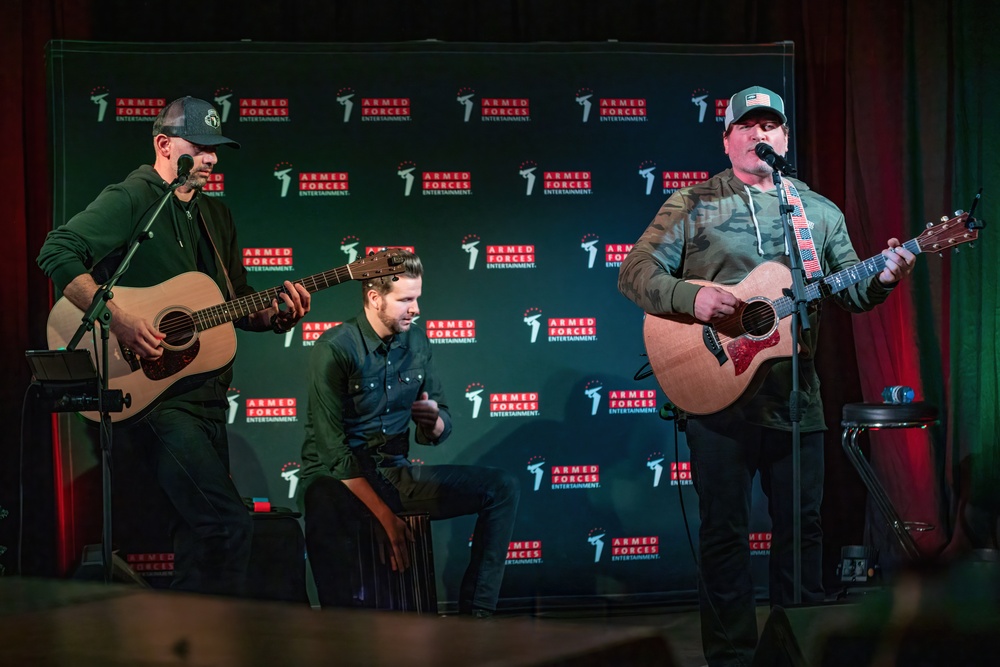 Armed Forces Entertainment Presents Jerrod Niemann Unplugged for Soldiers in Poland