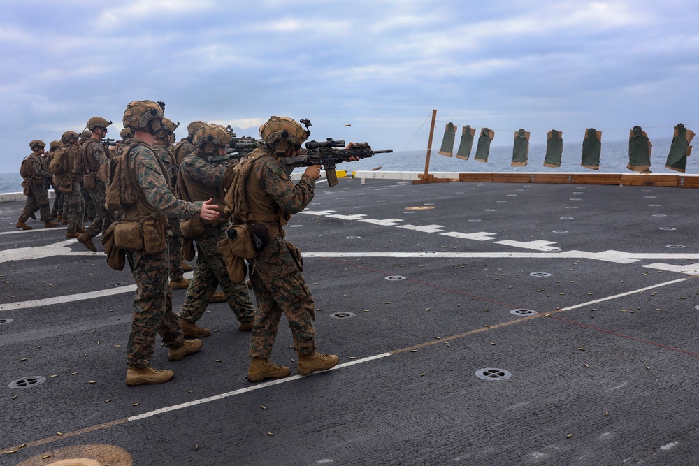 DVIDS - Images - 13th MEU USS Anchorage Deck Shoot [Image 2 of 6]