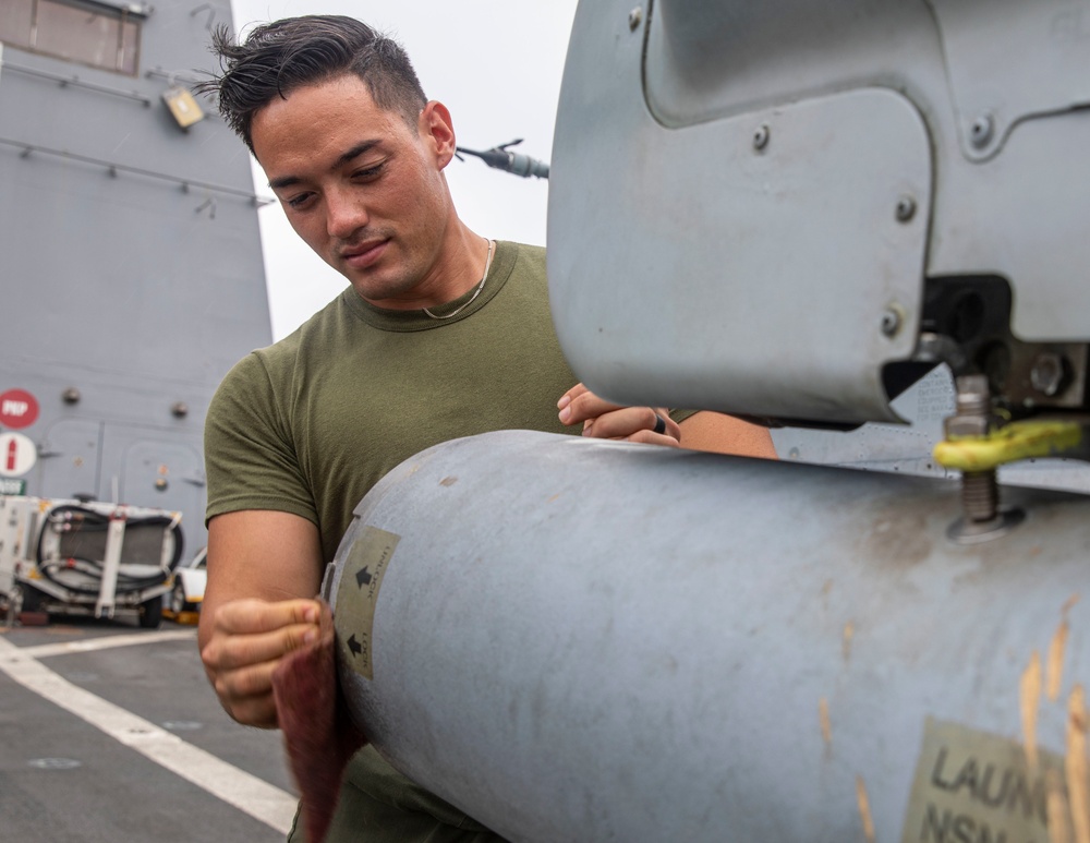 13th MEU VMM 362 Flight Line Maintenance aboard USS Anchorage