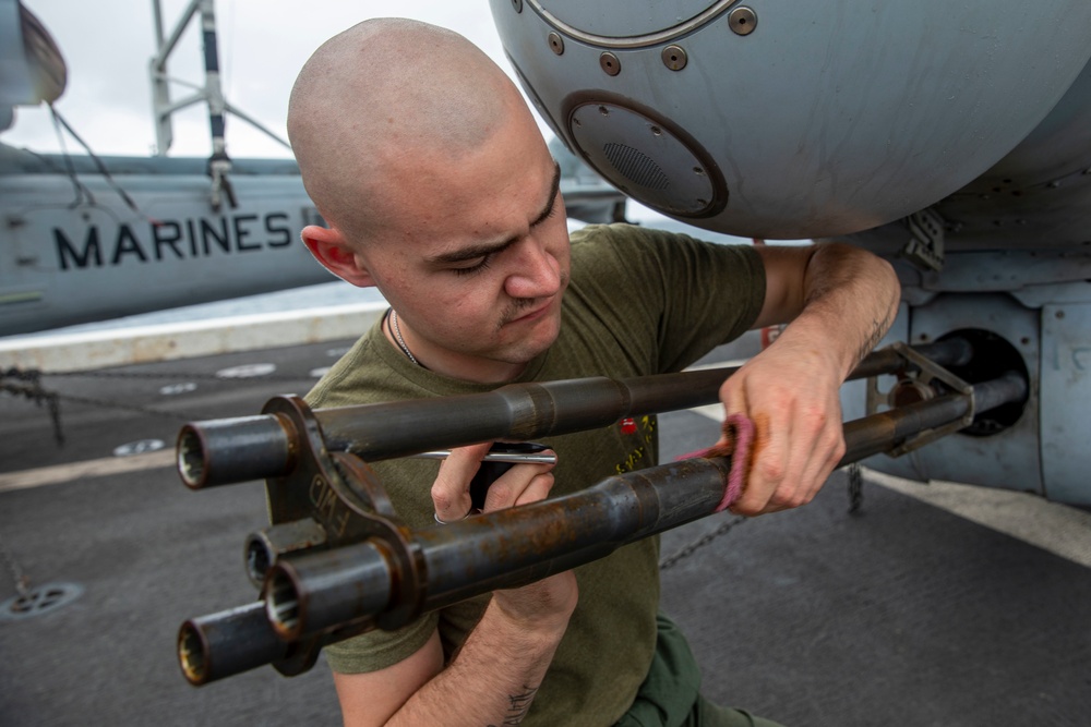 13th MEU VMM 362 Flight Line Maintenance aboard USS Anchorage