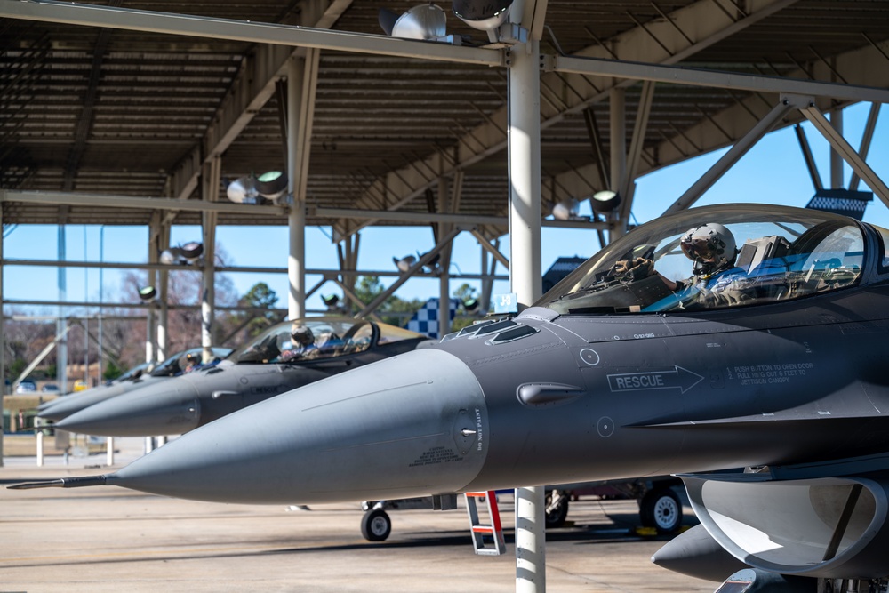 Shaw mobilizes jets, integrates with joint mission generation exercise