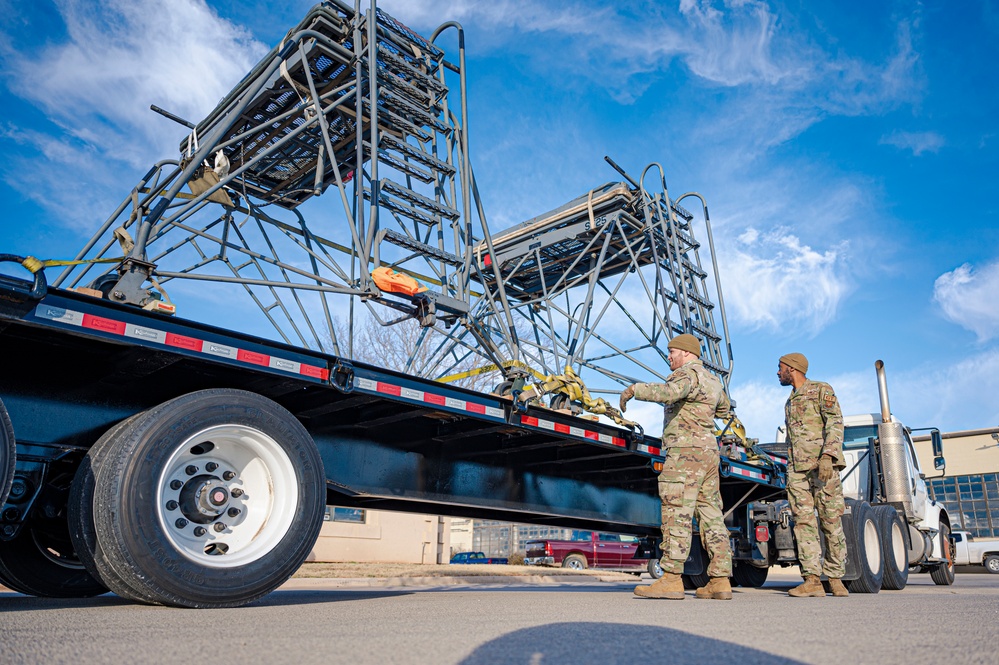 7th LRS &amp; EMS coordinate to support tasking