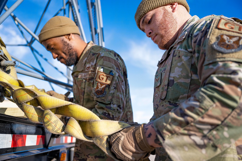 7th LRS &amp; EMS coordinate to support tasking