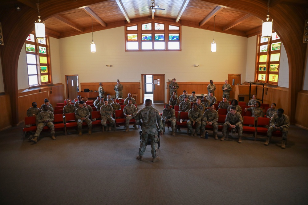 Sgt. Maj. Darnell Cabell Visits the 9th Financial Management Support Unit on Fort Riley