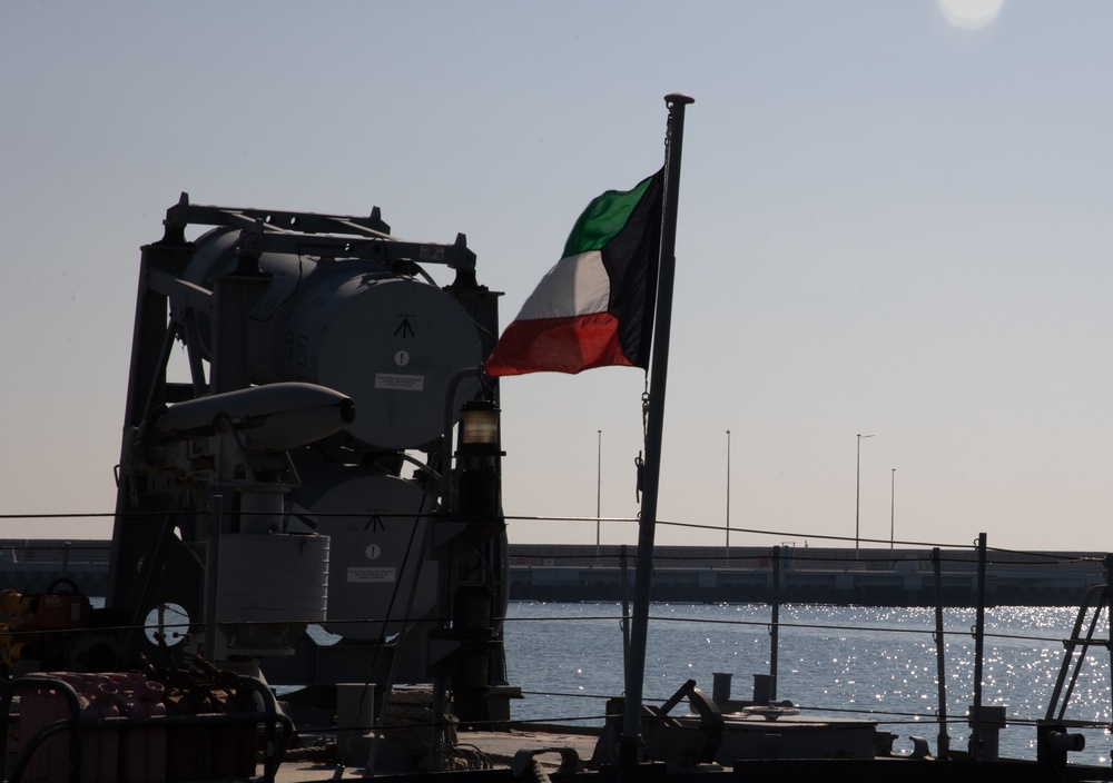 511th Engineer Dive Detachment conduct vessel inspection