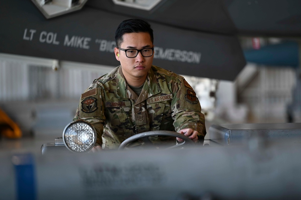 33rd AMXS 4th quarter weapons load competition