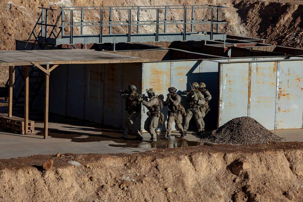 2nd Battalion, 149th Aviation Regiment, General Support Aviation Battalion, 36th Combat Aviation Brigade, train with Norwegian Telemark Battalion in joint training operational rehearsals