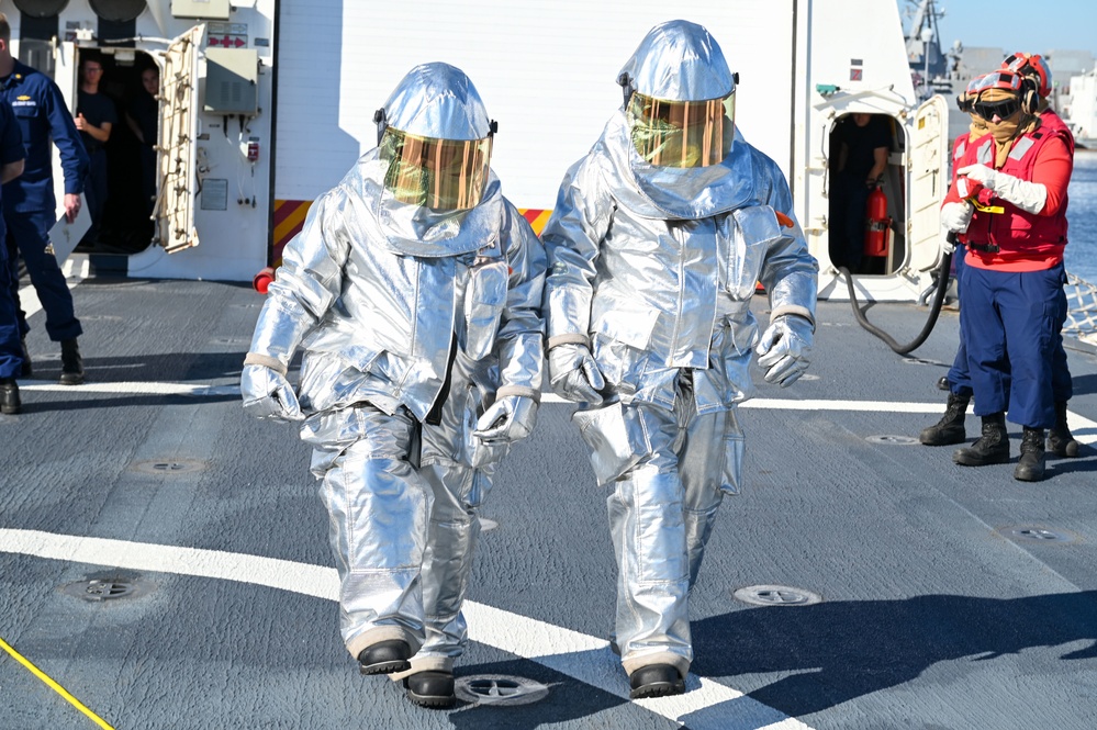 USCGC Stone’s crew conducts helicopter training underway