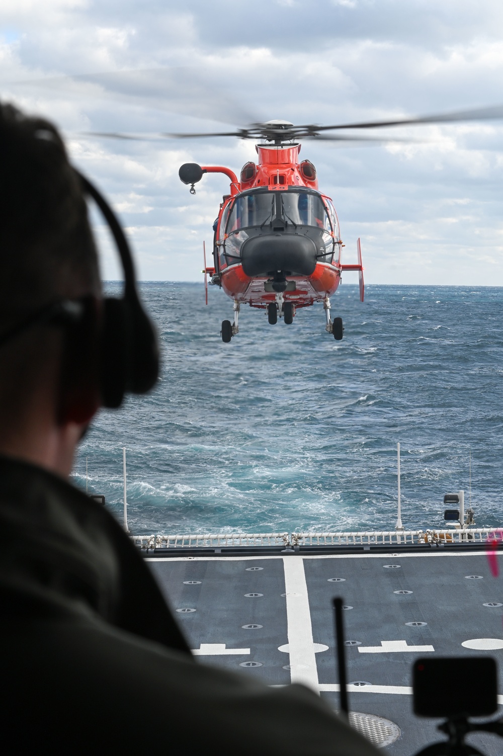 USCGC Stone’s crew conducts helicopter training underway