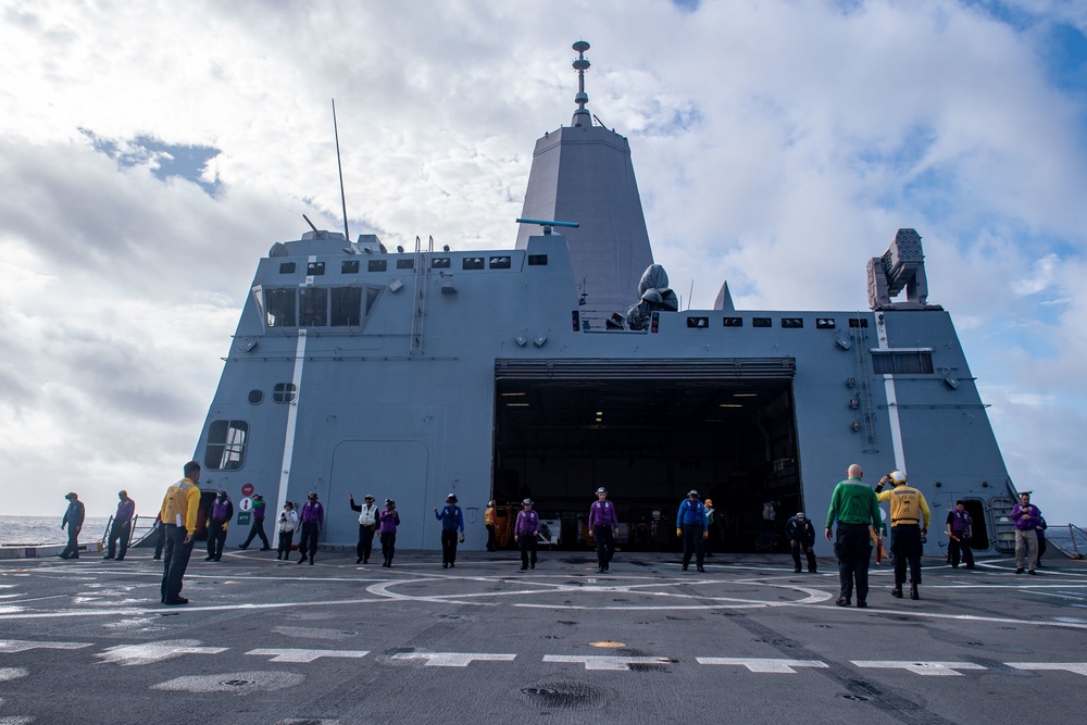 USS Green Bay (LPD 20) Conducts Flight Deck Crash Training