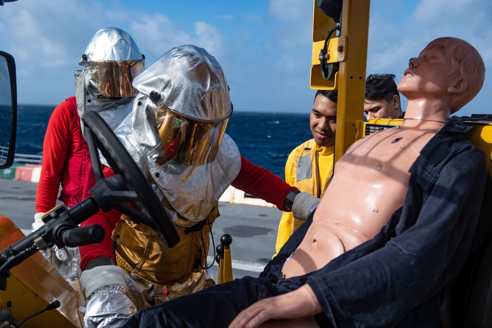 USS Green Bay (LPD 20) Conducts Flight Deck Crash Training