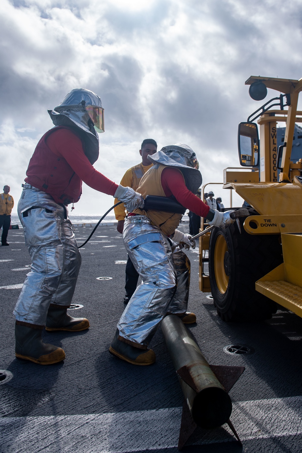 USS Green Bay (LPD 20) Conducts Flight Deck Crash Training