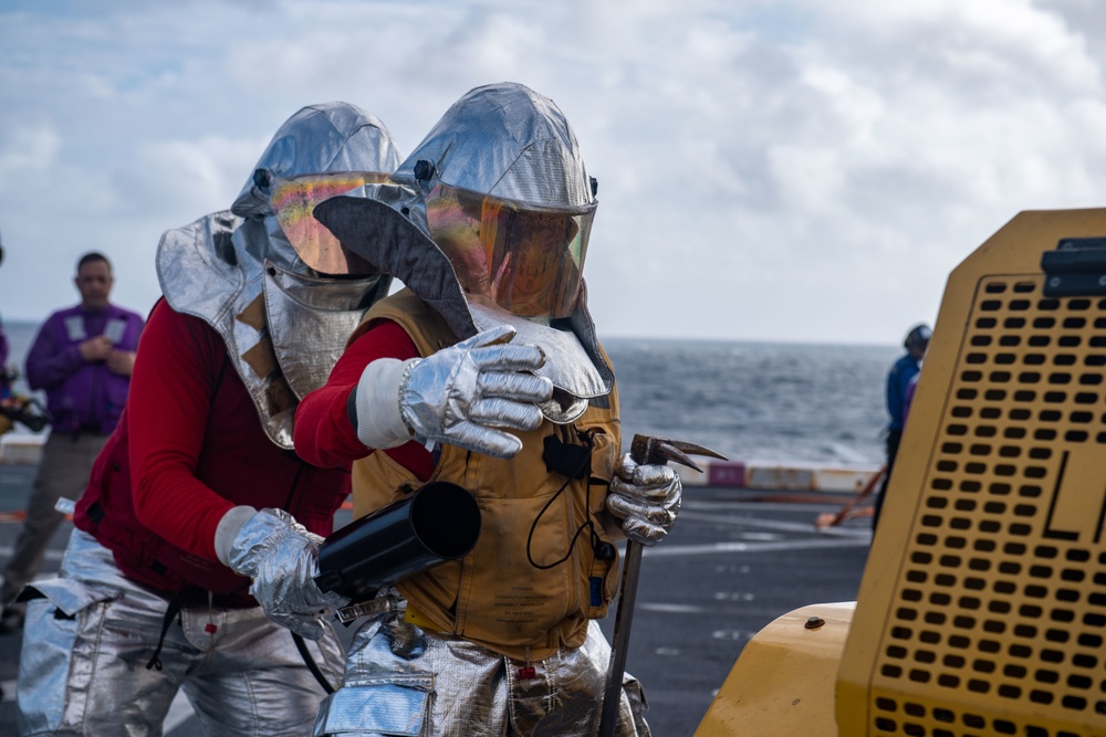 USS Green Bay (LPD 20) Conducts Flight Deck Crash Training