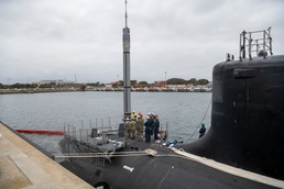 USS Mississippi Conducts Weapons Handling Exercise with Royal Australian Navy