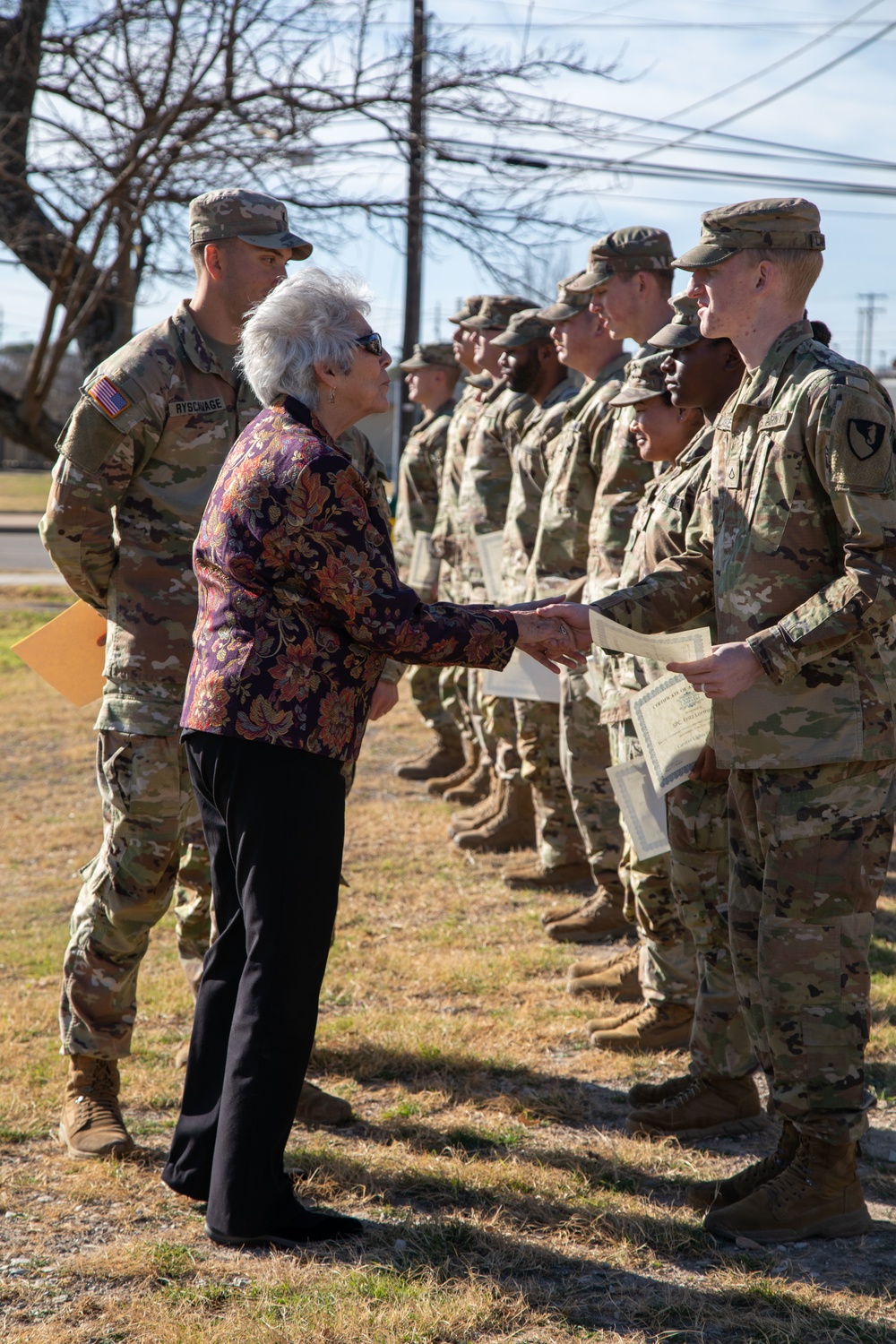 Lampasas Mayor honors Soldiers for community partnership