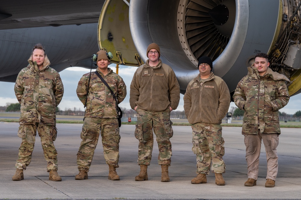 100th AMXS keeps Team Mildenhall’s tankers in the air