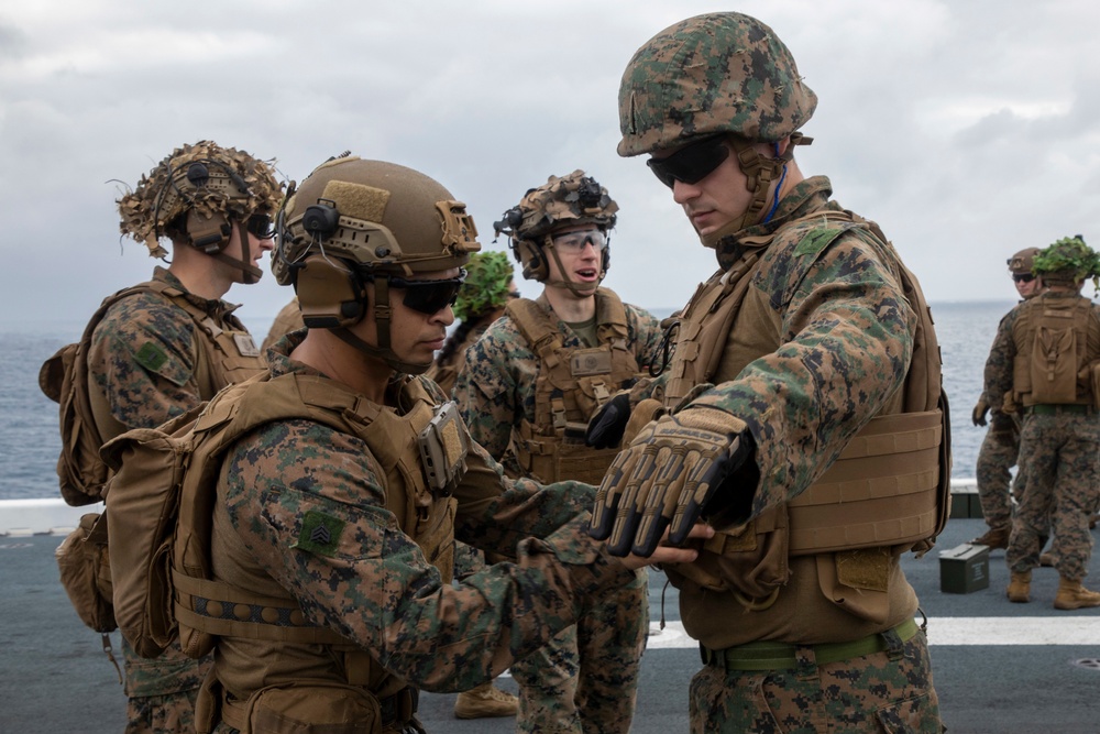 13th MEU Marines conduct machine gun deck shoot