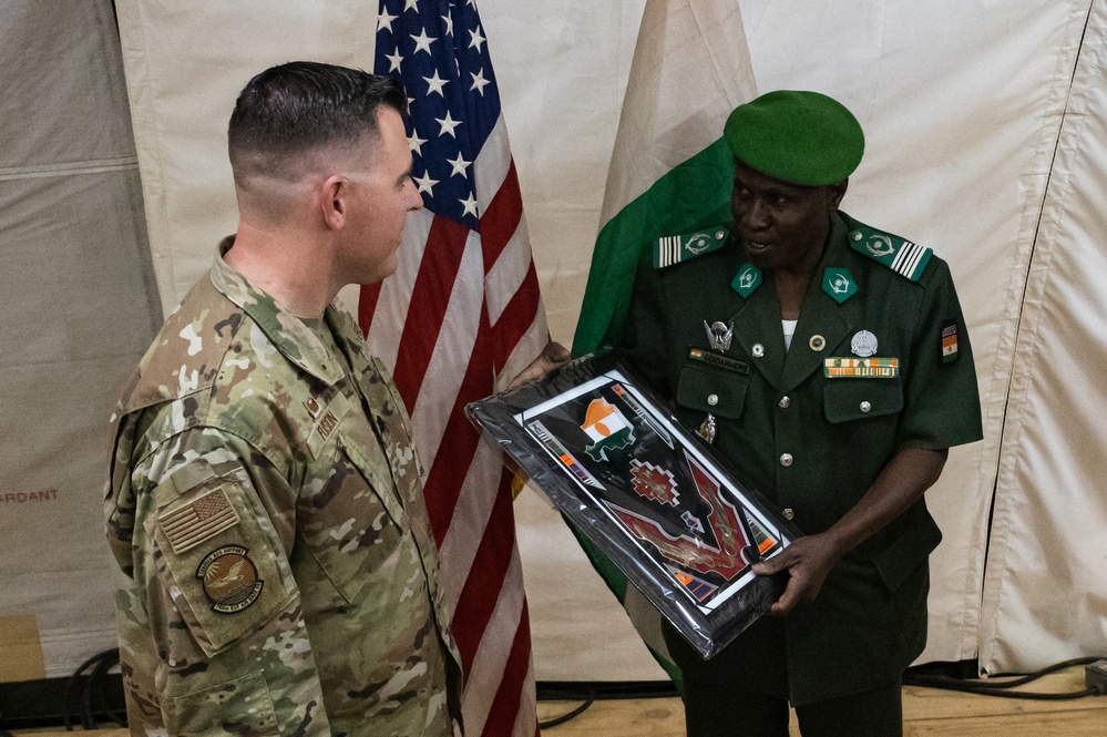 U.S. Air Force awards ACM to Gendarmerie Nationale Nigérienne member