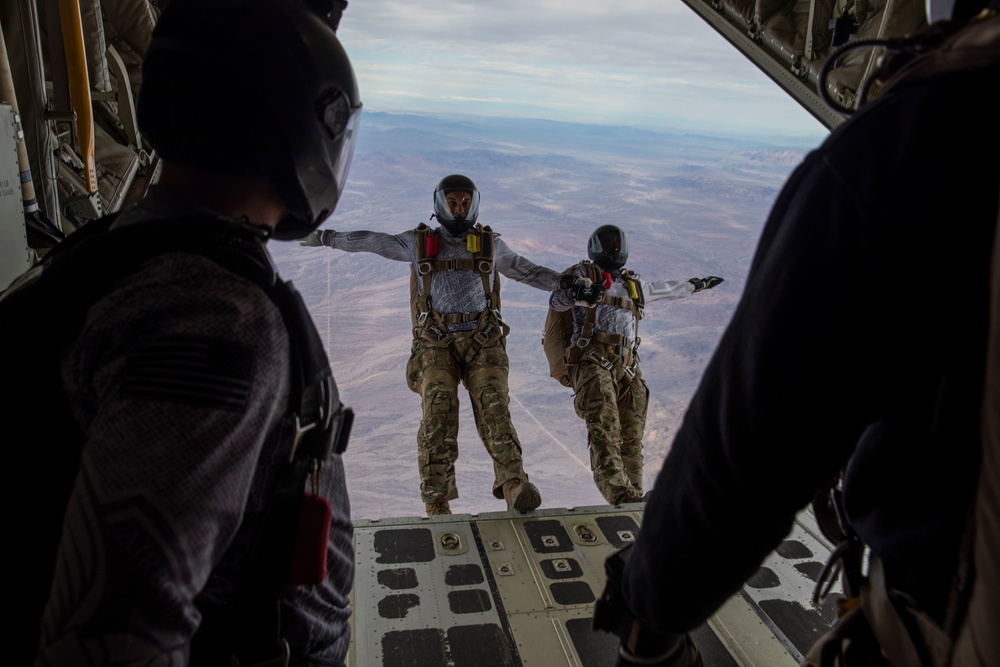 U.S. Army Paratroopers Catch a Ride with VMGR-152 during Vagabond Horizon 2023
