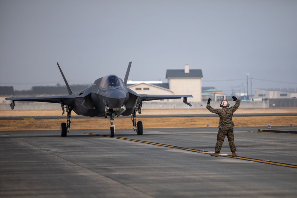 VMFA-242 departs MCAS Iwakuni in support of the 31st MEU