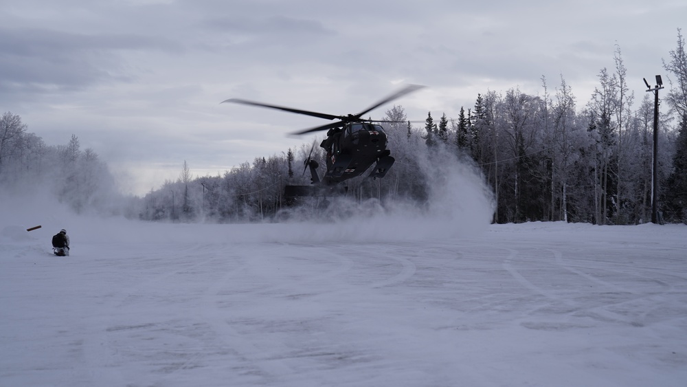 Alaska Army Guard aviators train with Special Tactics Airmen