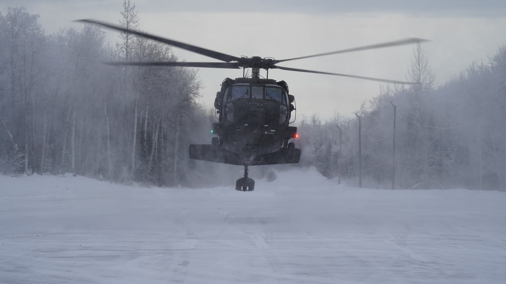 Alaska Army Guard aviators train with Special Tactics Airmen