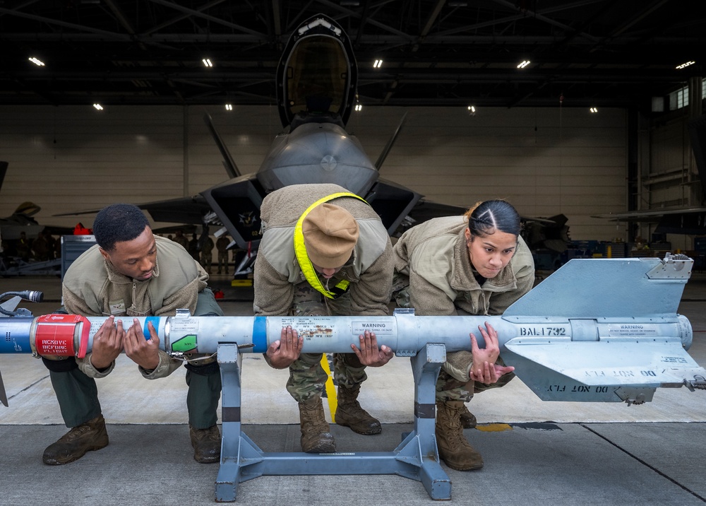 F-22 Weapons load Q4