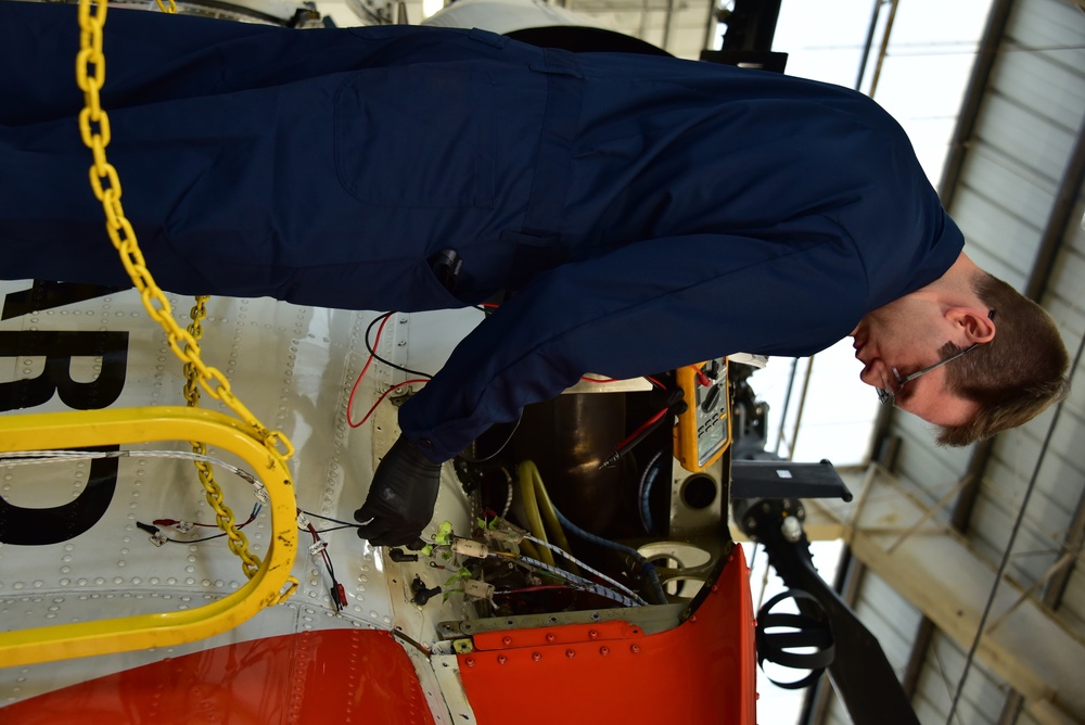 Photo of Air Station Clearwater MH-60T Maintenance