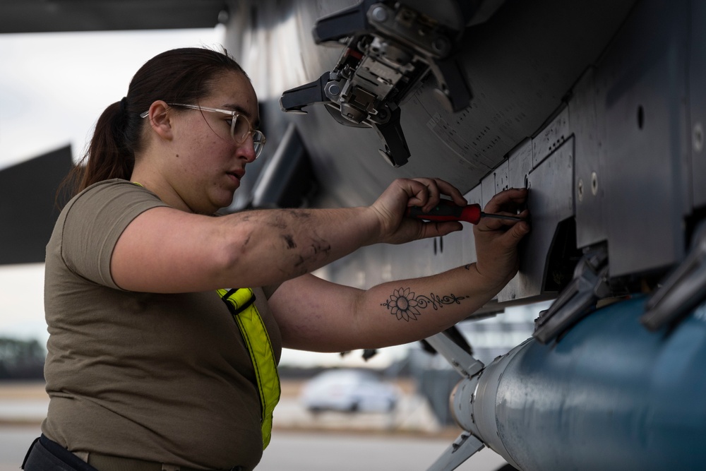 336th FGS wins 4th Quarter Weapons Load Crew Competition