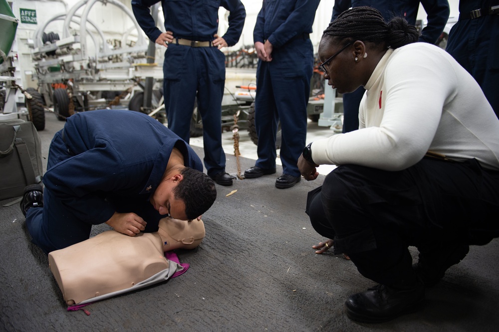 USS Carl Vinson (CVN 70) Conducts CPR Training