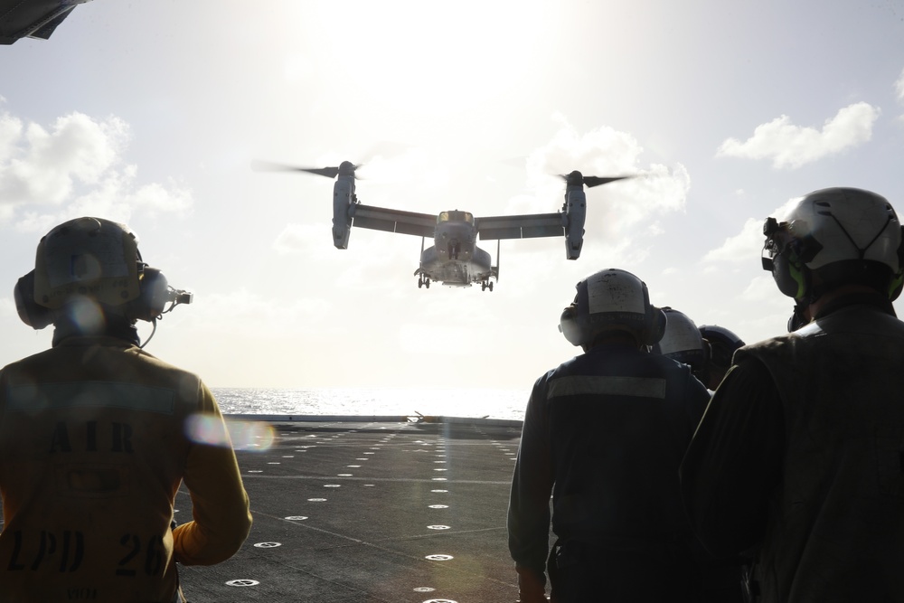 13th MEU Leadership Visits the USS John P. Murtha