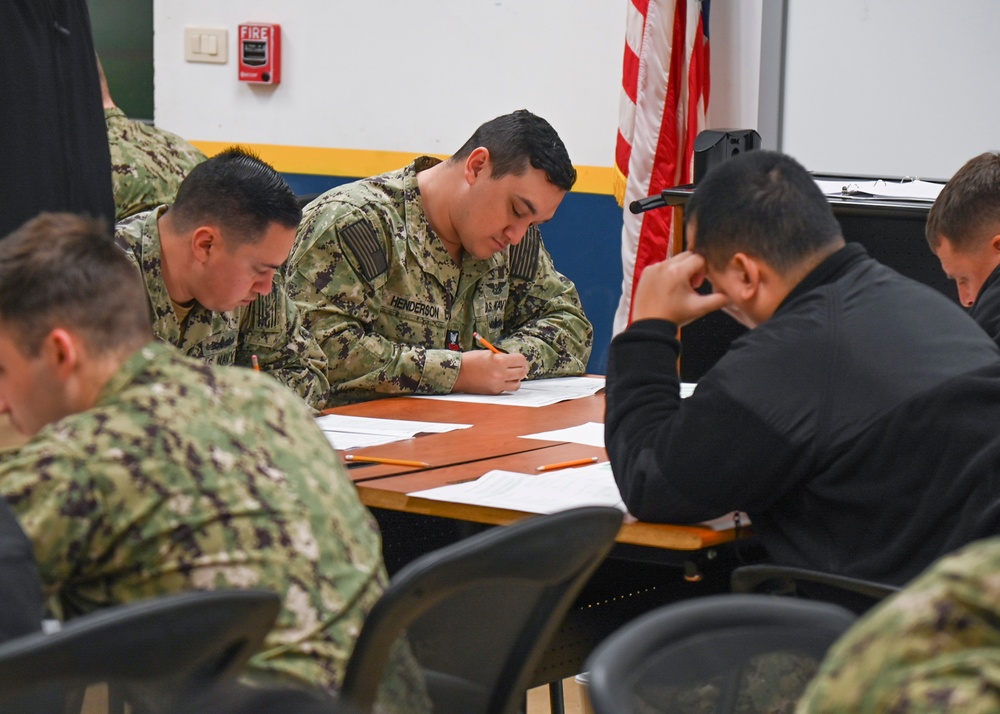 DVIDS Images Sailors Participate In Navy Chief Exam [Image 2 of 5]