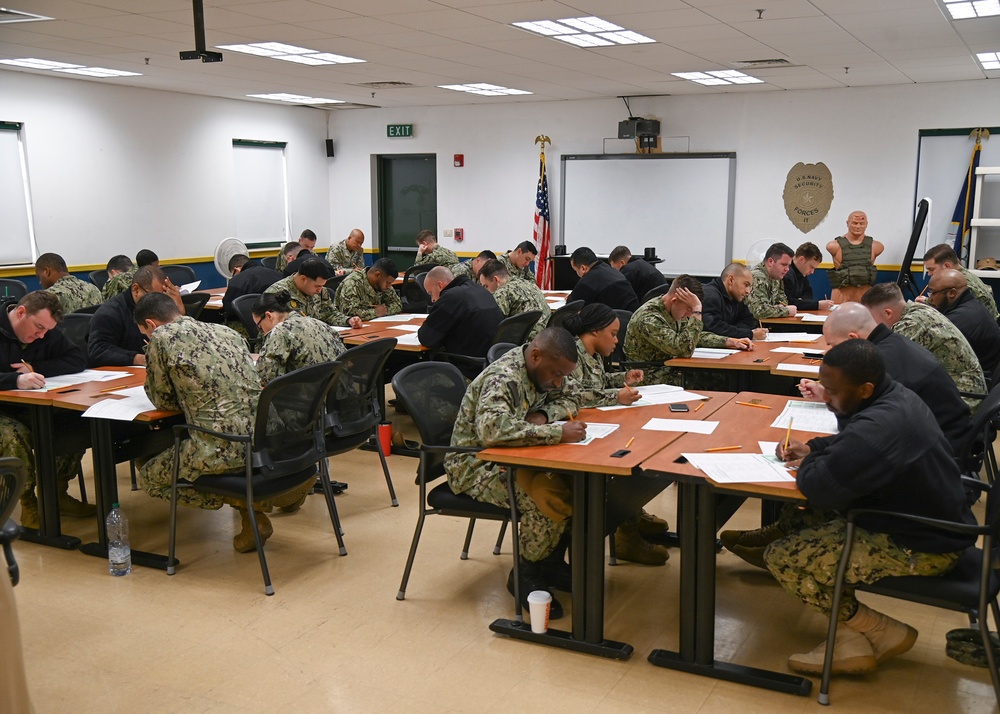 DVIDS Images Sailors Participate In Navy Chief Exam [Image 3 of 5]