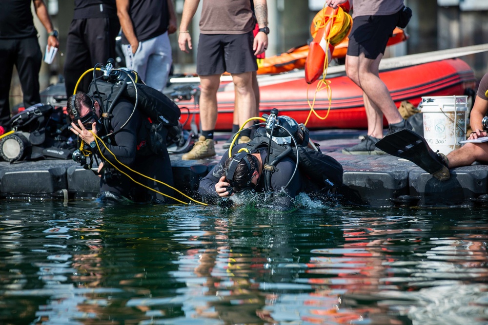 Neon Defender 23 Dive Training