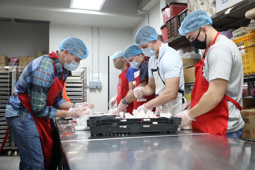 U.S. Marines And Sailors Connect with the Singaporian Community
