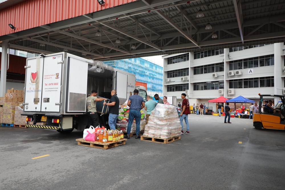 U.S. Marines And Sailors Connect with the Singaporian Community