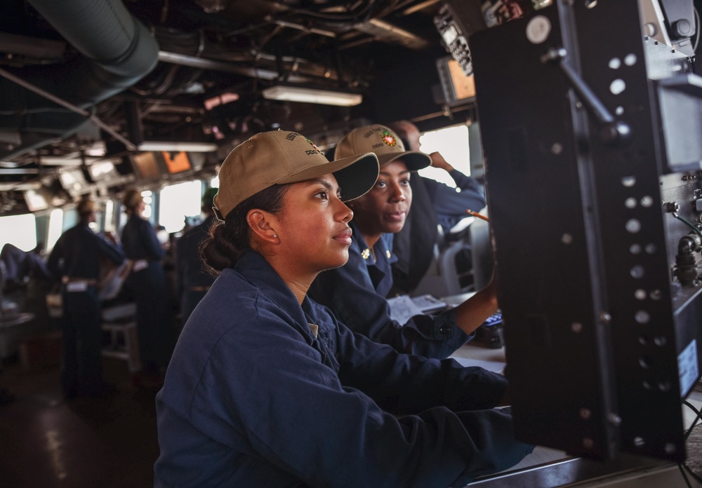 USS The Sullivans transits the Bab al-Mandeb