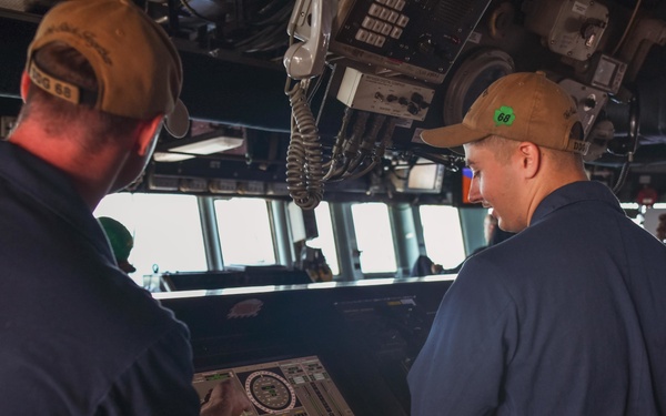 USS The Sullivans transits the Bab al-Mandeb