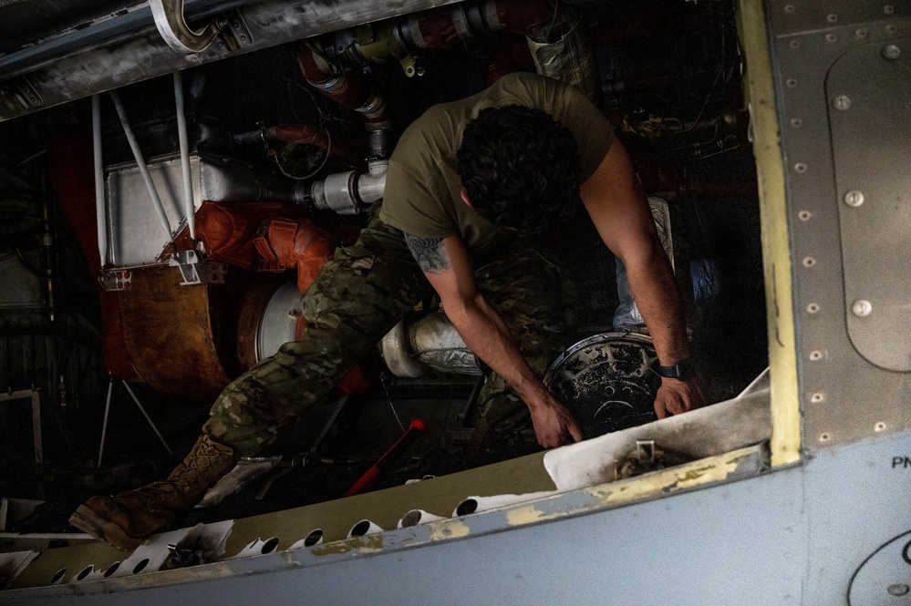 A little TLC during HSC; 911th maintainers perform Home Station Checks