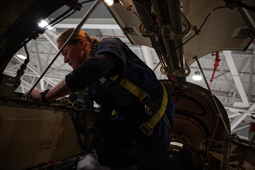 A little TLC during HSC; 911th maintainers perform Home Station Checks