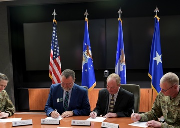 Robins Air Force Base announces educational partnership with Georgia College and State University