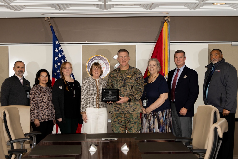 MCI- West Commanding General accepts Marine Corps Family Program Certificate