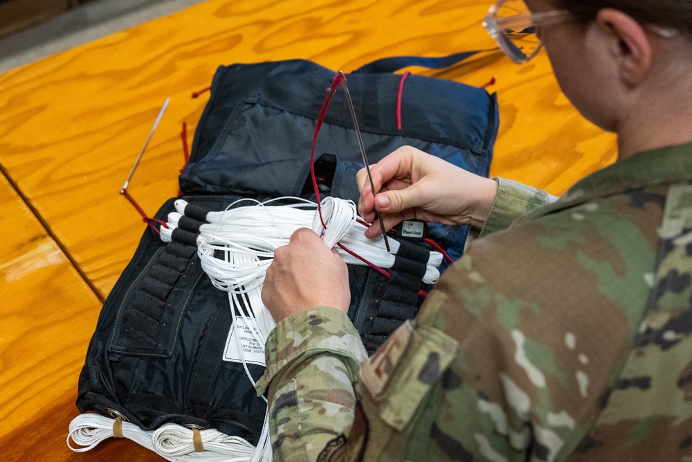 15th OSS equipping our aircraft